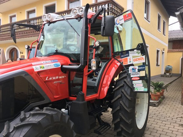 WM Pflügen 2019: Verladen der Traktoren